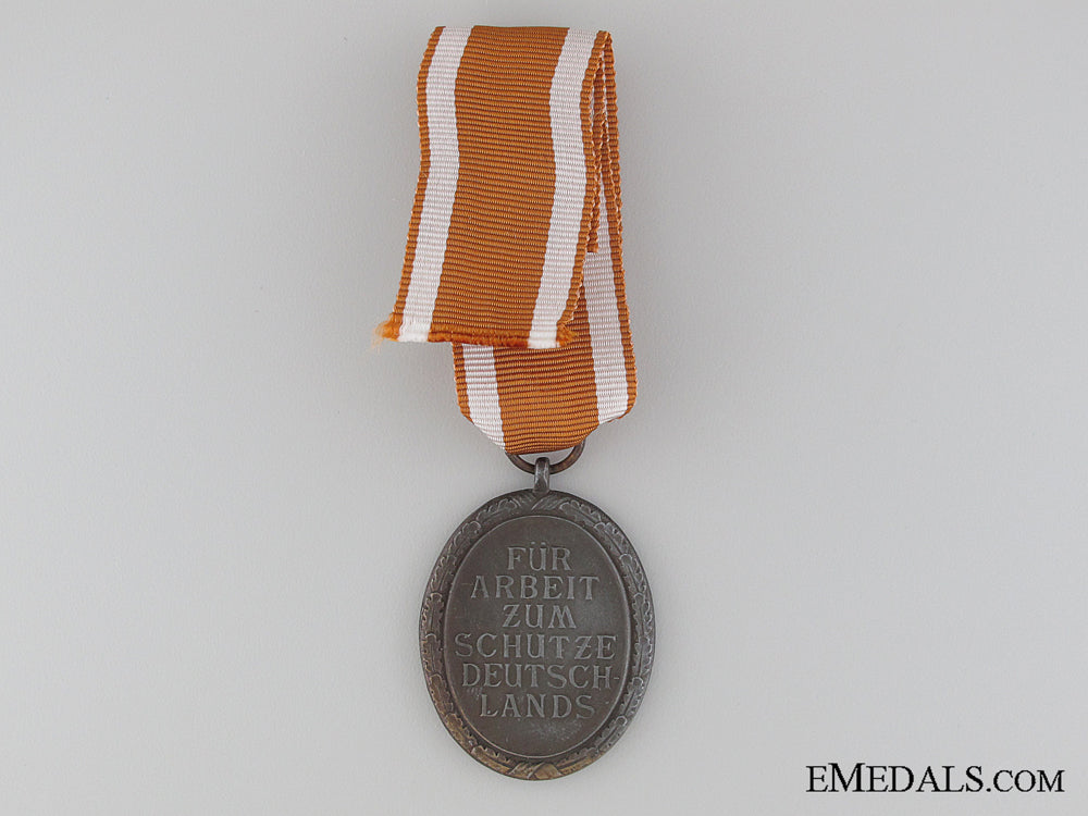 west_wall_medal_img_04.jpg5339ae8c8c784