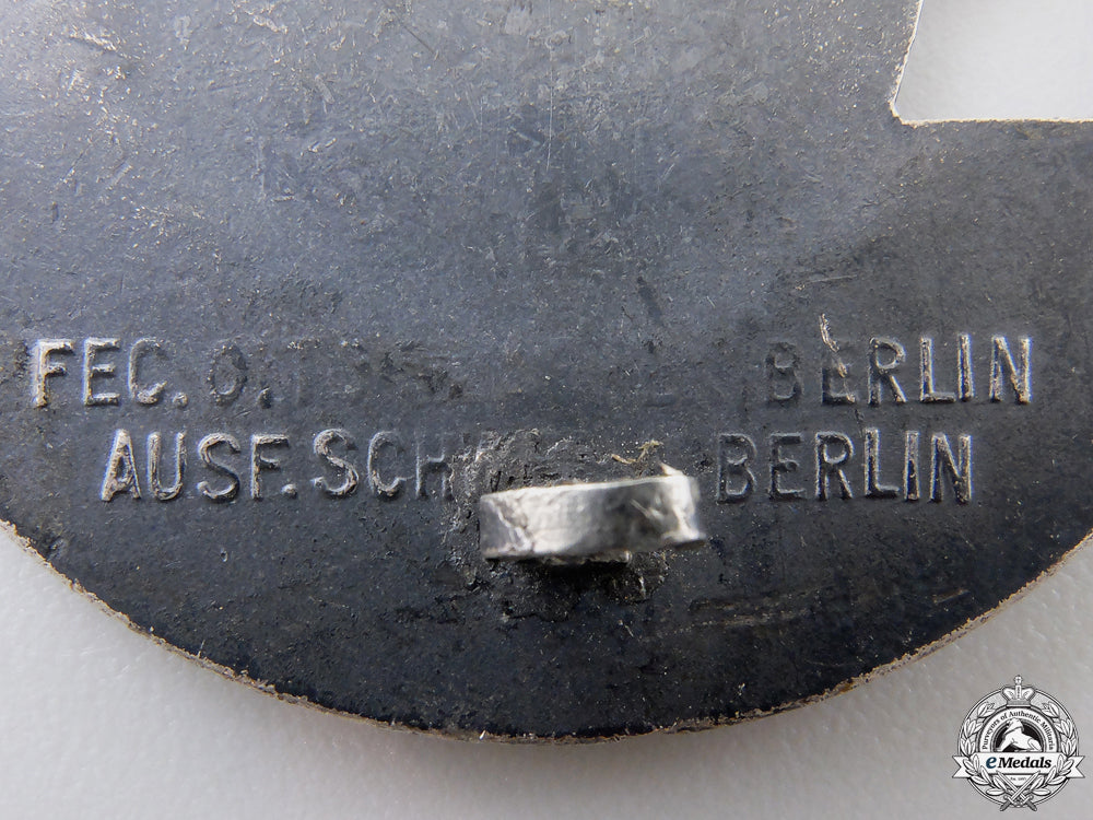 a_kriegsmarine_blockade_runner_badge_by_schwerin,_berlin_img_04.jpg559aa0976c816