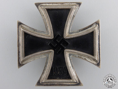 an_iron_cross_first_class1939_with_case_img_04.jpg551ad7349a4e9