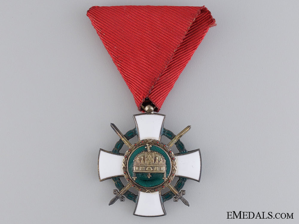 a1942_hungarian_order_of_the_holy_crown;_knight_badge_img_04.jpg5449447884cec