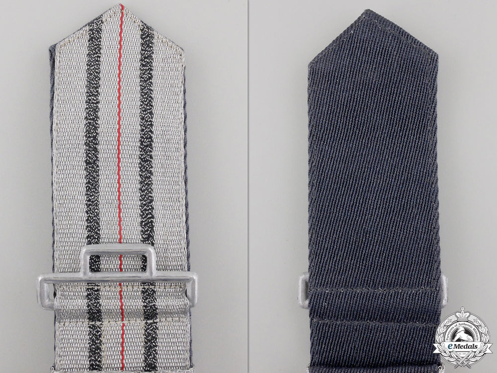 a_luftwaffe_officer's_belt_and_buckle_with_aiguillette&_box_img_04.jpg558810d906abd