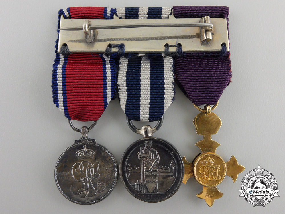 a_gold_order_of_the_british_empire_miniature_group_with_case_img_04.jpg55ce438e3e276