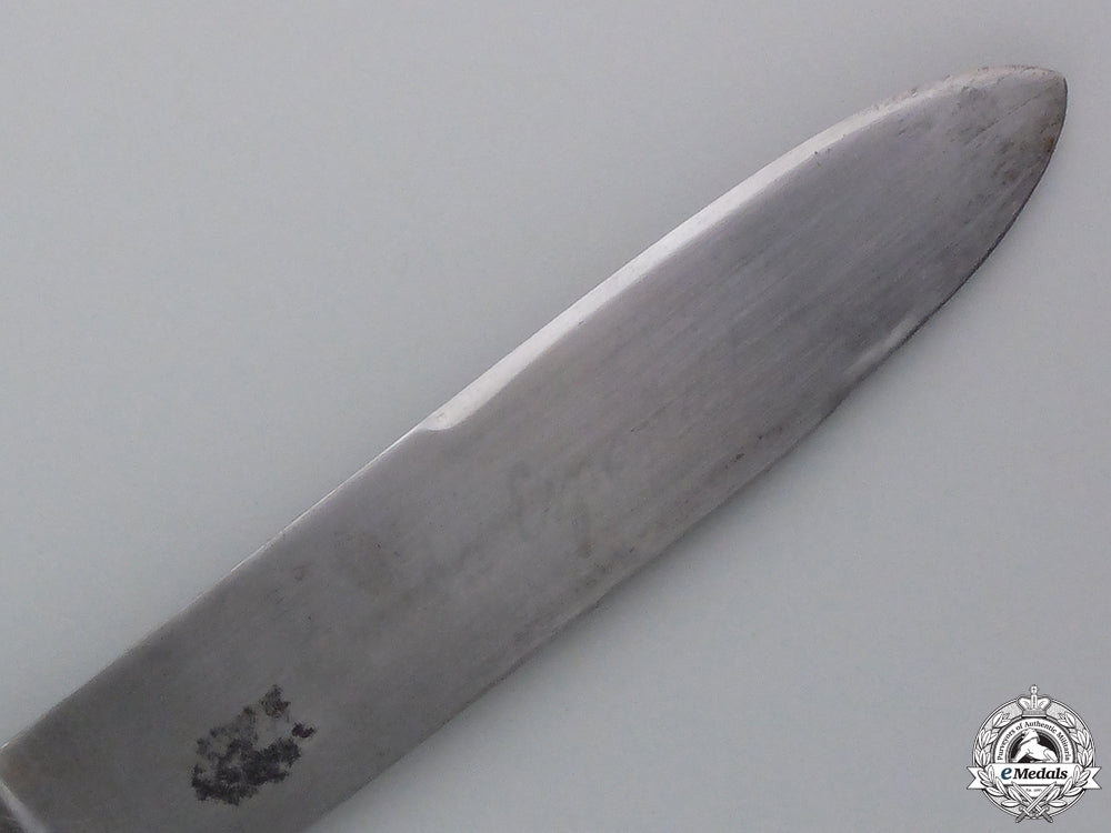 a_spanish_falange_youth_knife_on_belt_with_blade_inscription_img_04.jpg551410e94f42c