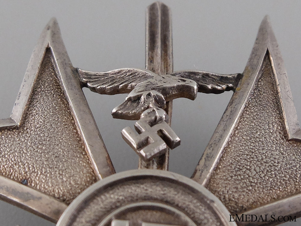 a_spanish_cross_in_silver_with_swords;_marked835_img_04.jpg54340de11bb81