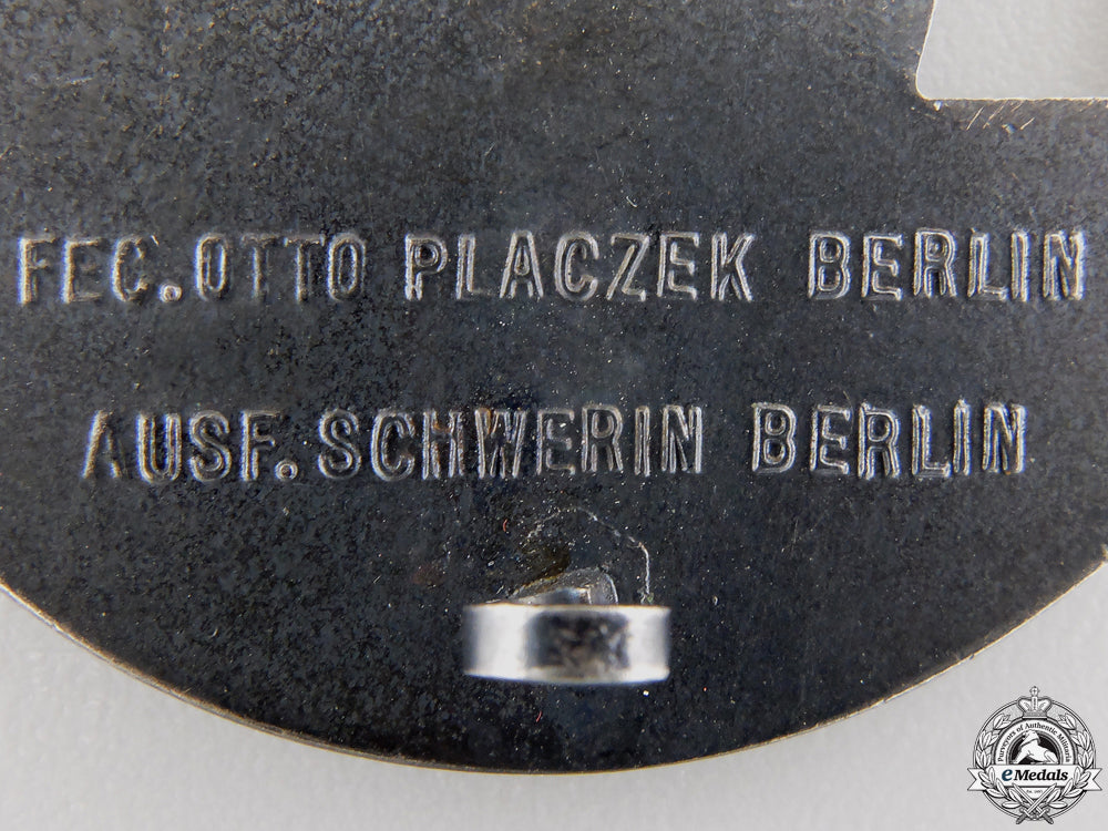 a_kriegsmarine_blockade_runner_badge_by_schwerin,_berlin_img_04.jpg55673f2a0b740