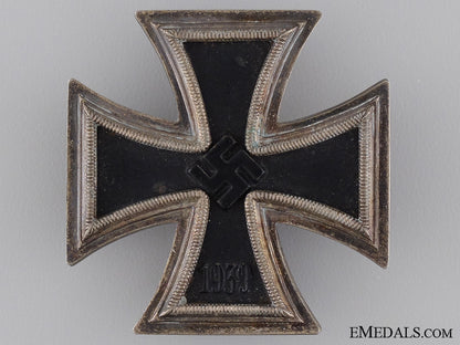 1939_first_class_iron_cross_with_case_of_issue_img_04.jpg53e3b1fca2d94