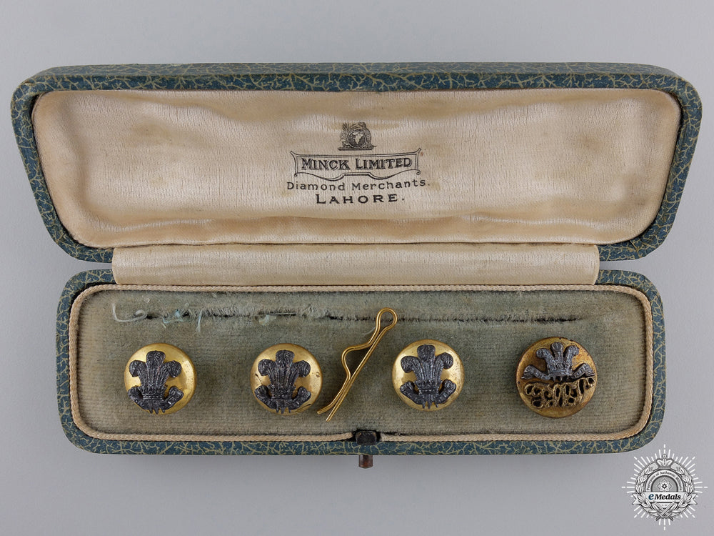 a_south_lancashire_regiment_officer's_button_set_img_04.jpg54e8b2236f294