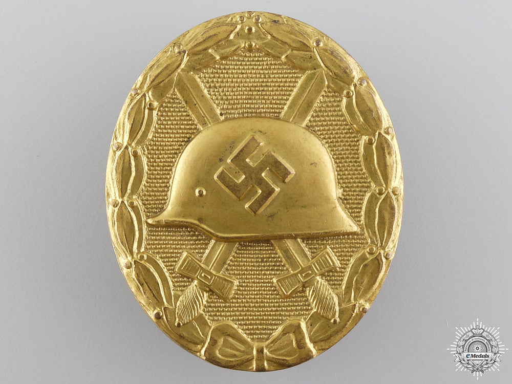 a_cased_gold_grade_wound_badge_by_b.h._mayer_img_04.jpg547cd371645f7