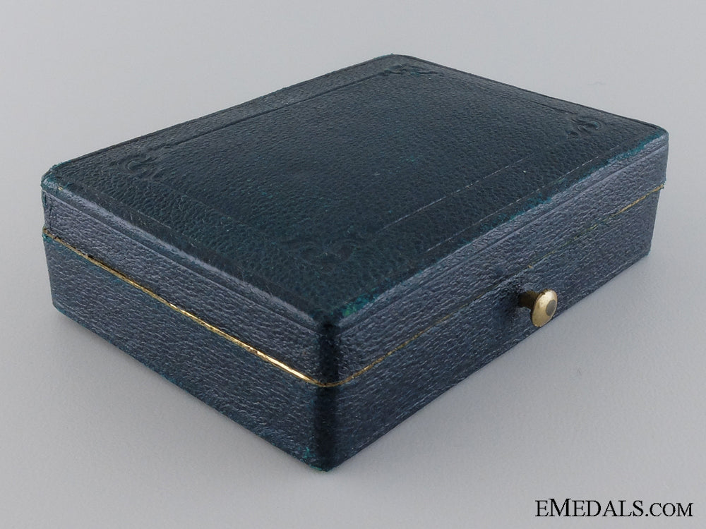 a_first_war_golden_military_merit_cross_case_and_outer_cartonage_img_04.jpg545d295850ea4