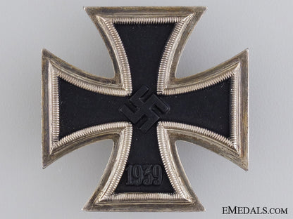 an_iron_cross1_st_class1939_by_e.f._wiedmann_img_04.jpg5445621a79f2e