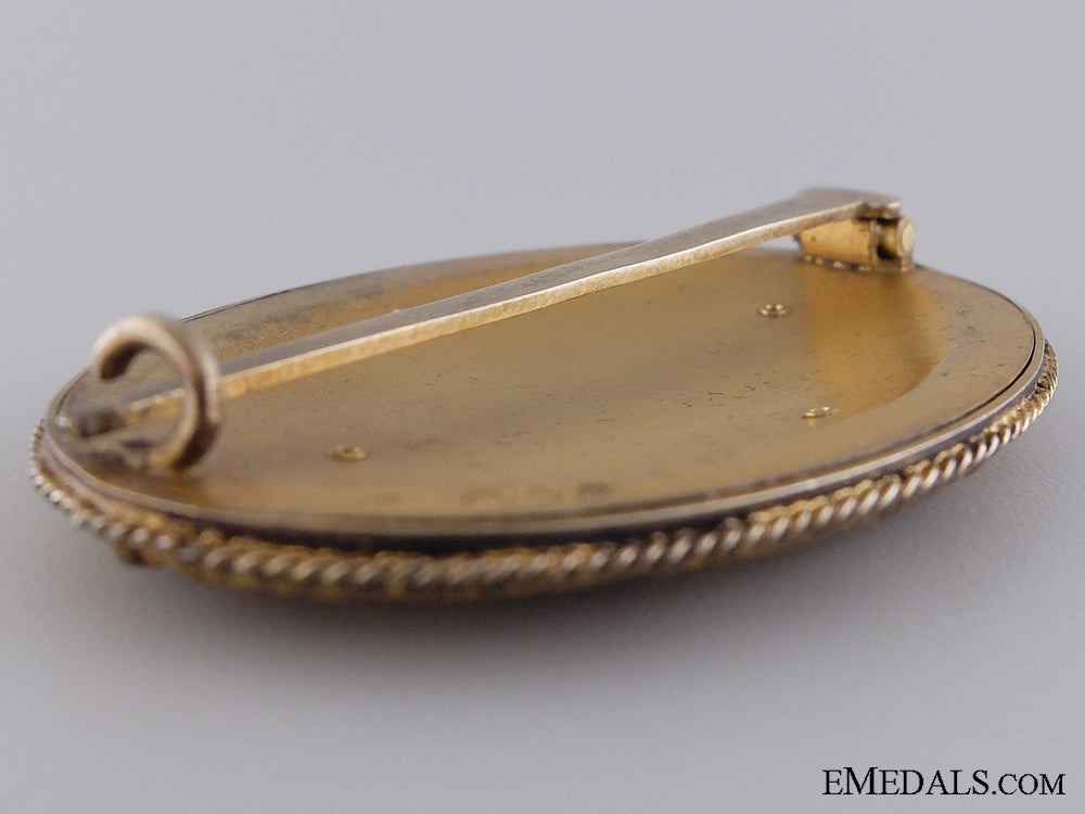 a_knight's_bachelor's_badge(_kb);_smaller_type1933-1973_img_04.jpg53f4ec23b3523