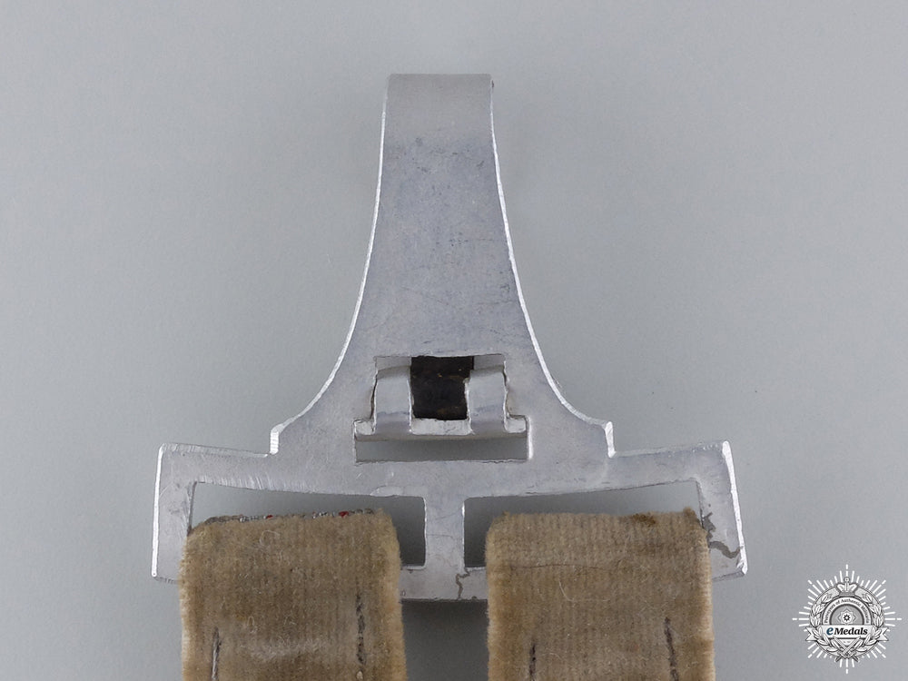 a_set_of_german_red_cross_leader's_dagger_hangers_img_04.jpg549438faa8c04