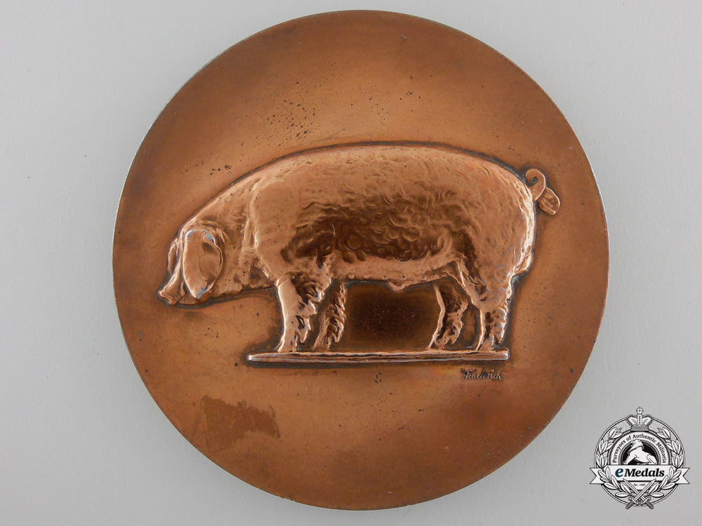 a_minister_of_food_and_agriculture_award_medal_for_the_raising_of_pigs_img_04.jpg55cf67639a689