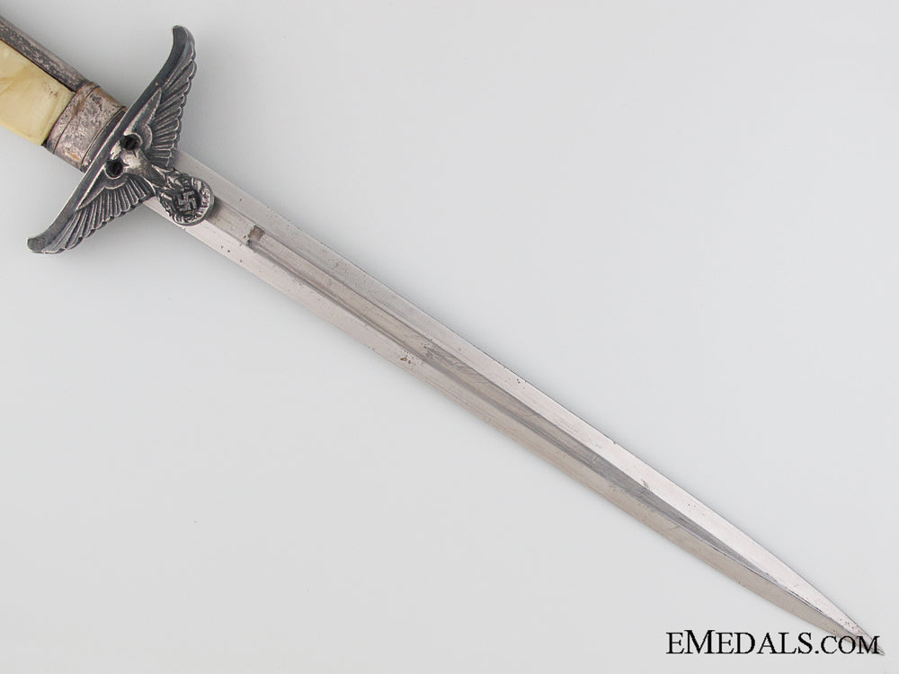 a_government_official's_dagger_by_alcoso_img_04.jpg532061cc96c34