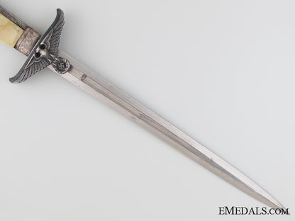 a_government_official's_dagger_by_alcoso_img_04.jpg532061cc96c34