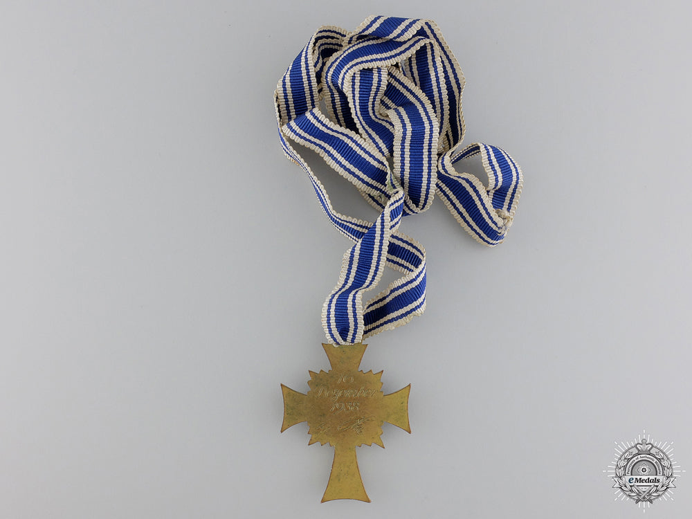 a_gold_grade_mother's_cross_by_c.e.juncker_img_05.jpg5493004d1b693