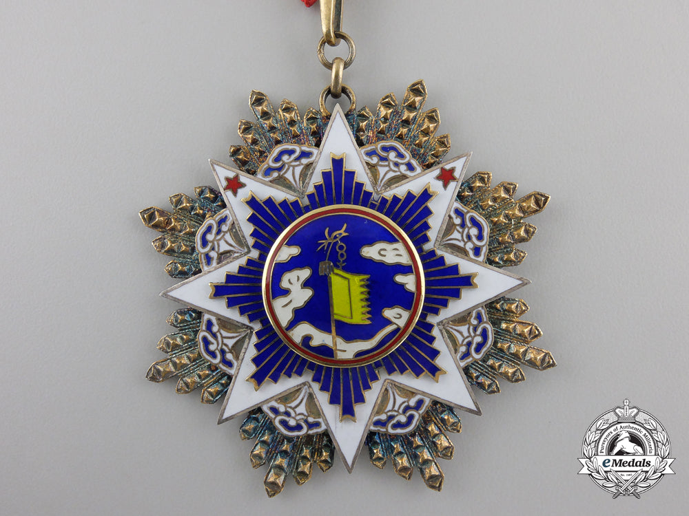 china,_republic._an_order_of_the_resplendent_banner;_v_class_commander,_c.1935_img_05.jpg55ce2977c68c9_1_1