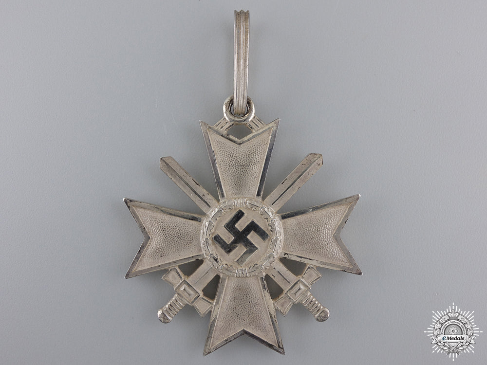 a_cased_knight’s_cross_of_the_war_merit_cross_by_deschler_img_05.jpg55101ad255e1a