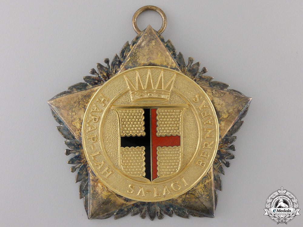 sarawak,_british_protectorate._a_most_illustrious_order_of_the_star_of_sarawak,_commander's_badge_img_05.jpg55784cdf229b6