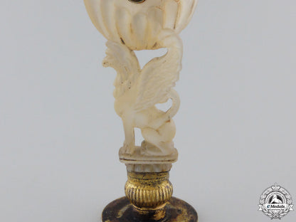 a_historic_desk_seal_owned_by_the_duke_of_wellington_img_05.jpg552937b3ad303