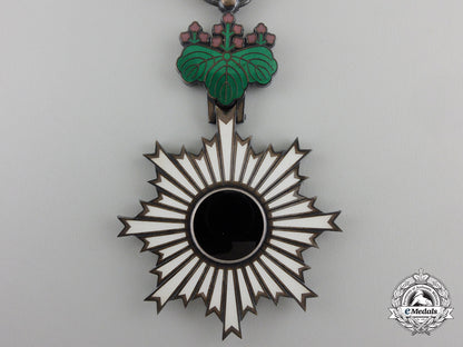 japan,_empire._an_order_of_the_rising_sun,_vi_class_with_case_img_05.jpg55d1e360cad22_1