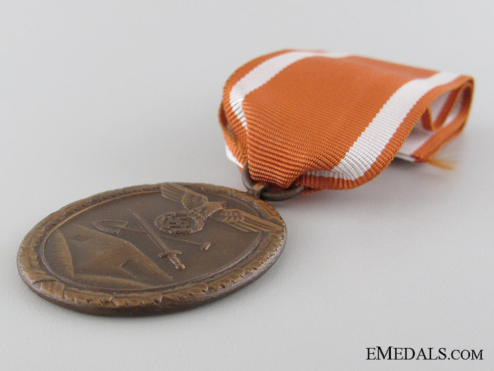 west_wall_medal_img_05.jpg53358659d1cec