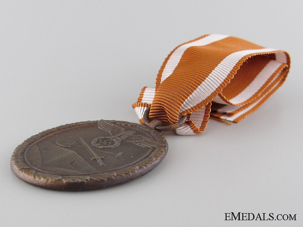 west_wall_medal_img_05.jpg533981a2a27d8