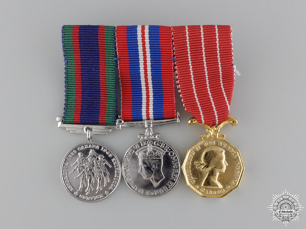 a_second_war_rcaf_medal_group_to_squadron_leader_macdonald_img_05.jpg54b80a8481962