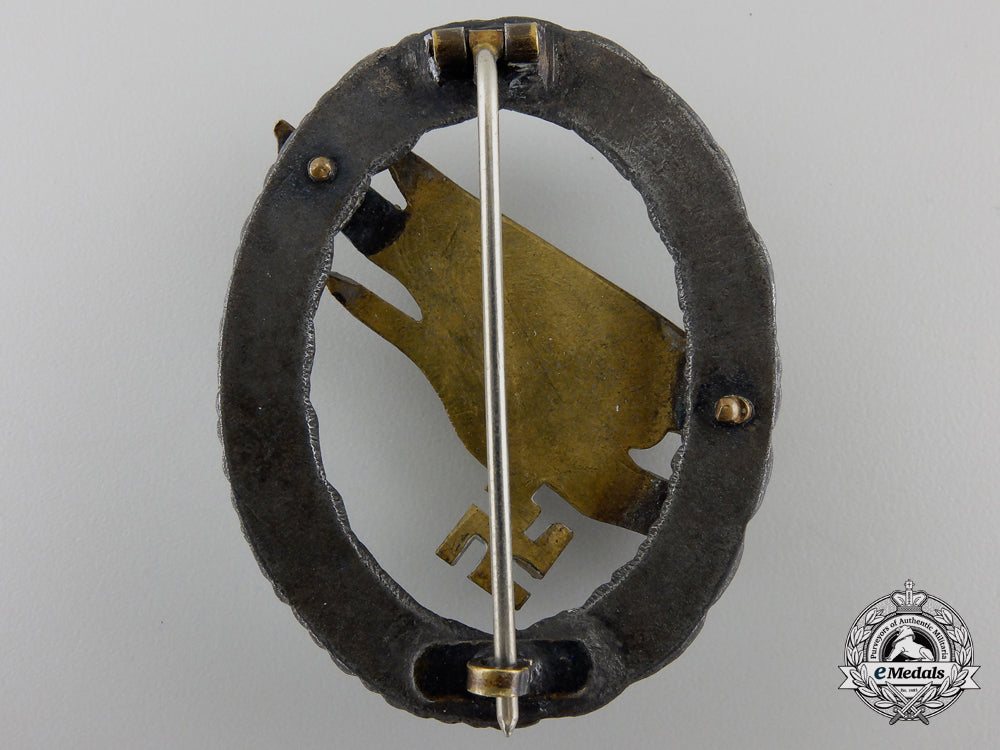 a_luftwaffe_fallschirmjäger_badge_by_juncker_with_case_img_05.jpg55cb7da50c184