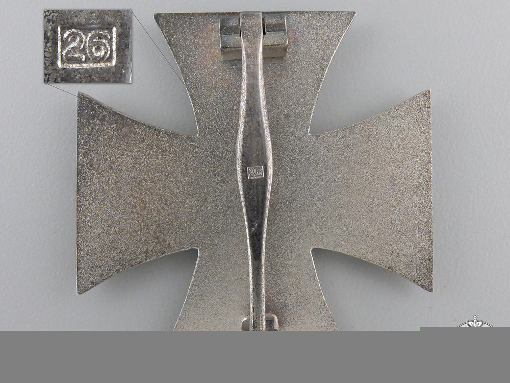 a_mint_iron_cross_first_class1914_by_b._h._mayer,_pforzheim_img_05.jpg552828d1cb145