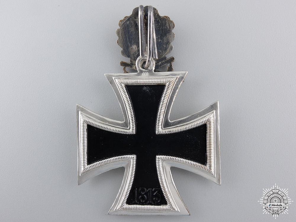 a1957_knight's_cross_of_the_iron_cross_with_swords_and_oak_leaves_img_05.jpg54f73d689856c