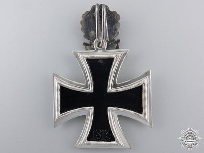 a1957_knight's_cross_of_the_iron_cross_with_swords_and_oak_leaves_img_05.jpg54f73d689856c