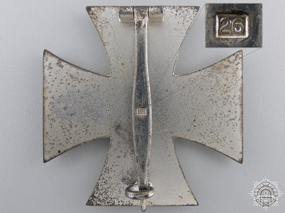 a1939_first_class_iron_cross_with_case_by_b._h._mayer_img_05.jpg54f75ddd8ee50