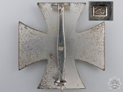 a1939_first_class_iron_cross_with_case_by_b._h._mayer_img_05.jpg54f75ddd8ee50