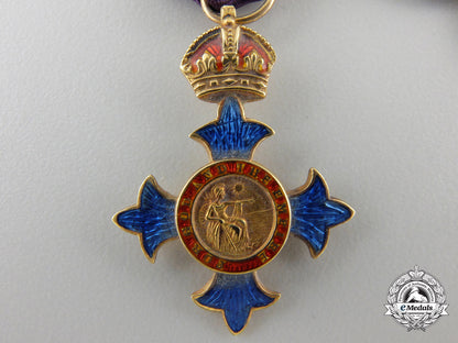 a_gold_order_of_the_british_empire_miniature_group_with_case_img_05.jpg55ce4394464bf