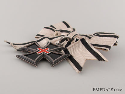 honor_cross_for_ladies&_young_ladies1870-71_img_05.jpg52ec13f04d853