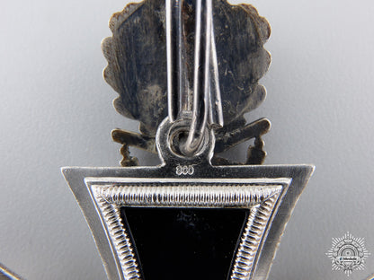 a1957_knight's_cross_of_the_iron_cross_with_swords_and_oak_leaves_img_06.jpg54f73d706f955