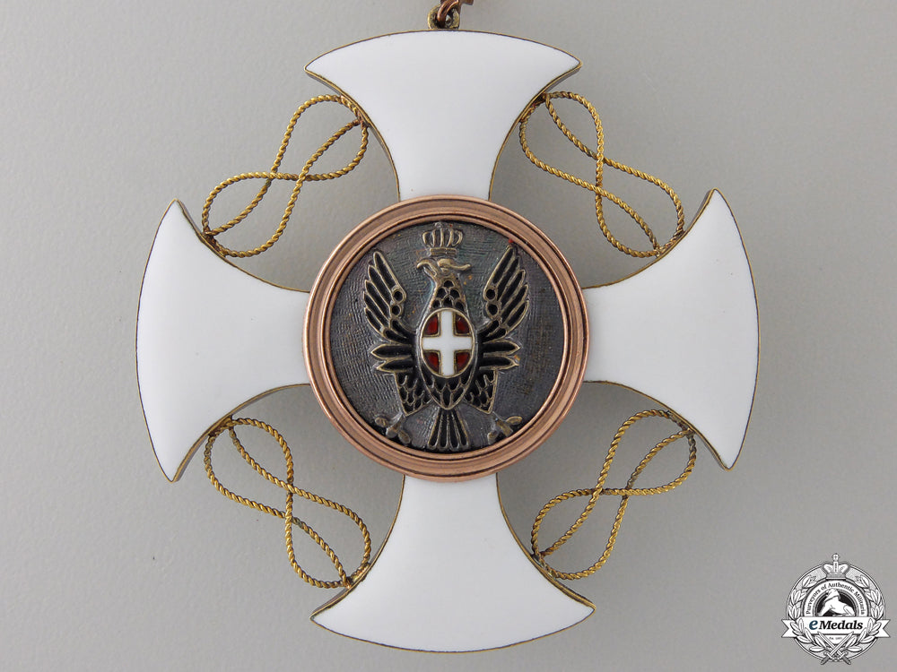 italy,_kingdom._an_order_of_the_crown_in_gold,_commander's_cross_with_case,_c.1918_img_06.jpg5575c19507f04_1