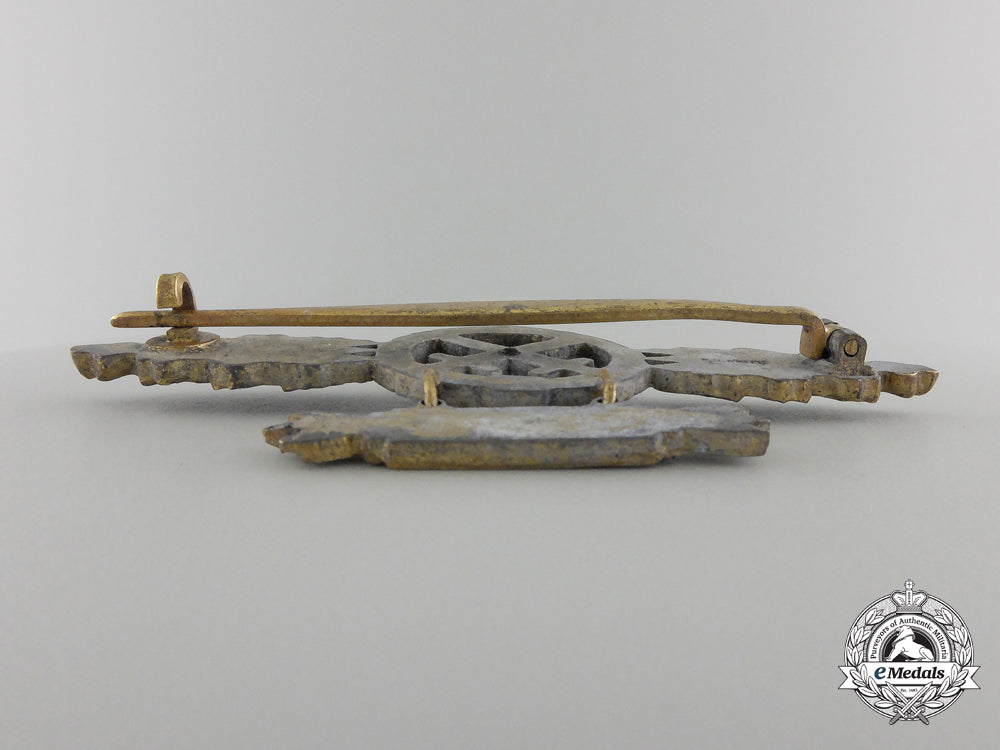 a_gold_grade_air-_to-_ground_support_squadron_clasp_with600_hanger_img_06.jpg55d895f6cb5c1