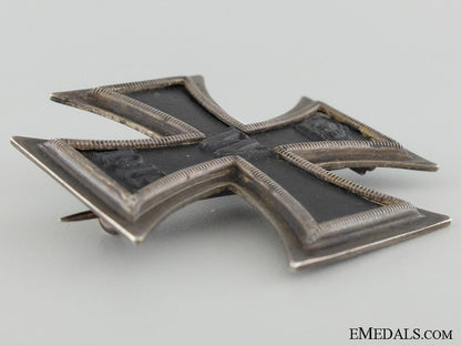 an_iron_cross_first_class1914_by_k.a.g.;_with_case_of_issue_img_06.jpg5385ec8b666f9