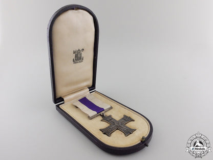 a_canadian_military_cross_for_rescuing_wounded_in_the_field_img_06.jpg555b41cb41511