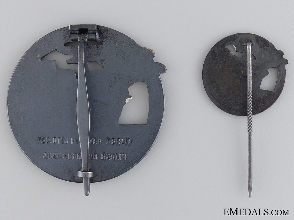 a_mint_blockade_runner_badge_group_to_s.s._columbus_img_06.jpg544e63f1d6d1a