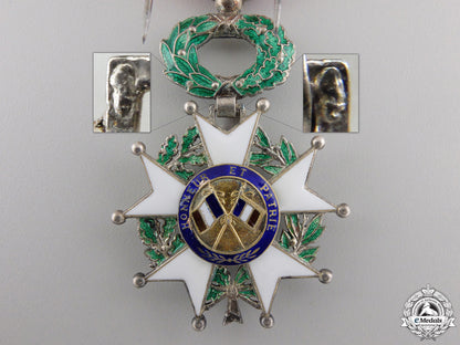 a_french_legion_d'honneur;_fourth_republic_with_case_img_06.jpg5560b34d18b88