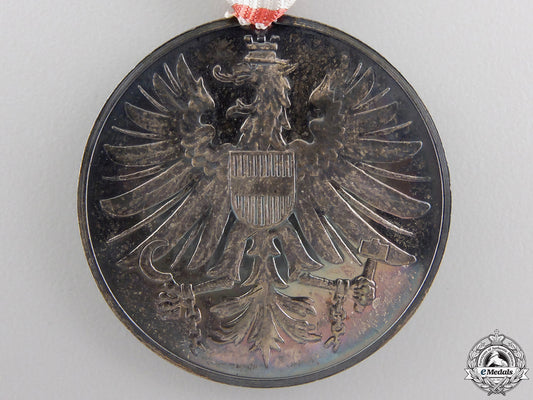 a1964_innsbruck_olympic_games_medal_with_case_img_06.jpg554a1b74ebd62