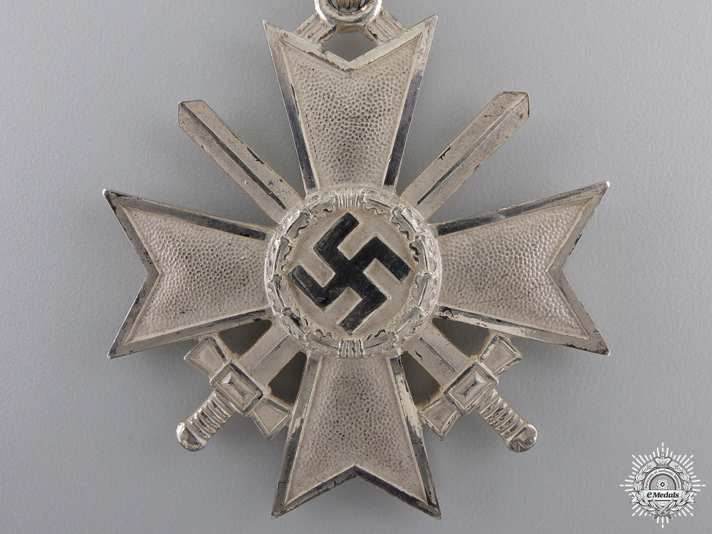 a_cased_knight’s_cross_of_the_war_merit_cross_by_deschler_img_06.jpg55101b196ef1d