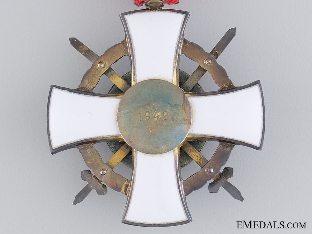 a1942_hungarian_order_of_the_holy_crown;_knight_badge_img_06.jpg544944ac4e2b3
