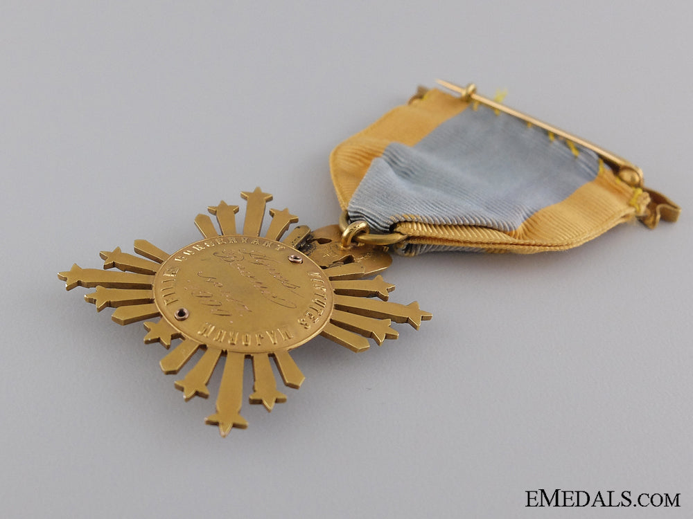 an_maryland_colonial_dames_of_america_membership_badge_in_gold_img_06.jpg5449347b7b883