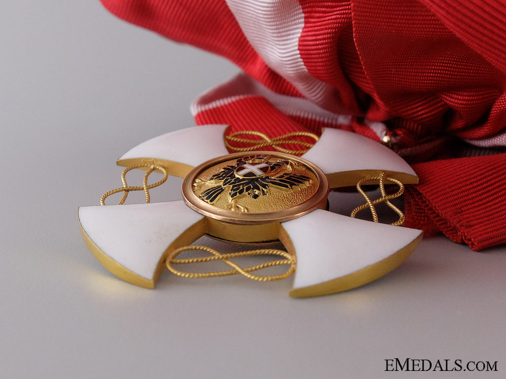 an_italian_order_of_the_crown;_grand_cross_set_img_06.jpg53c56cd680ec6