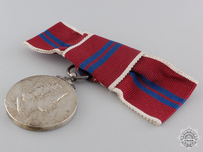 a_ladies1953_qeii_coronation_medal_with_case_img_06.jpg5470c7a218e41