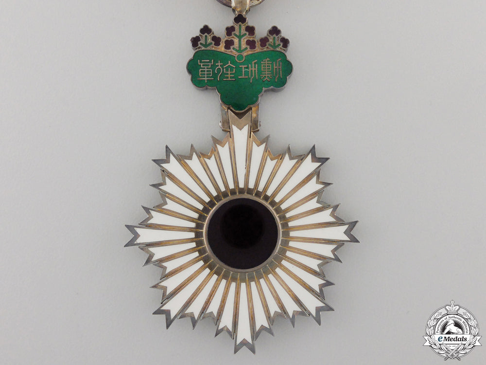 a_japanese_order_of_the_rising_sun;_fifth_class_with_case_img_06.jpg558ac6bd6c3c1